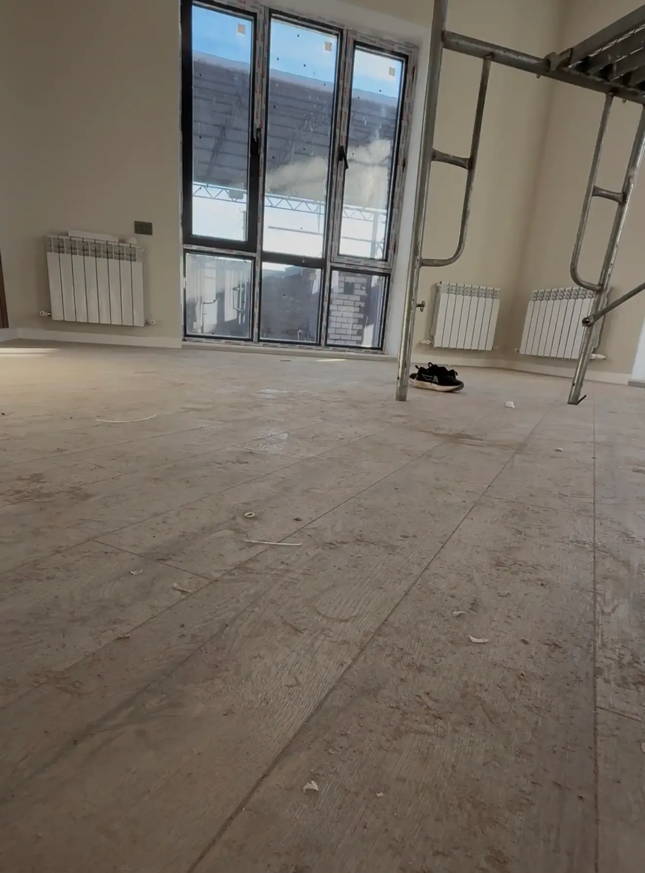 Состояние квартиры до уборки — Уборка дома после ремонта в жилом массиве Рухий-Мурас, ж/м Рухий-Мурас, Бишкек